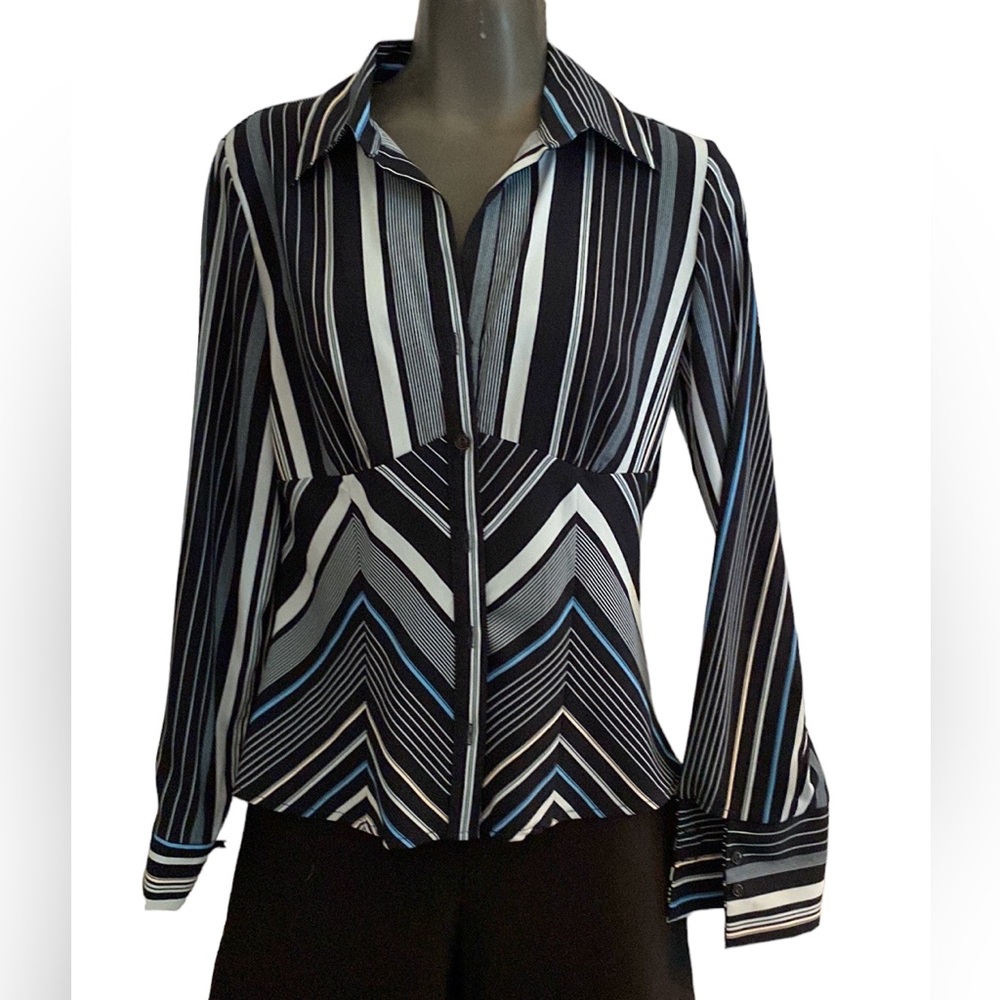 fenomenon long sleeve tailored fit blouse size small.